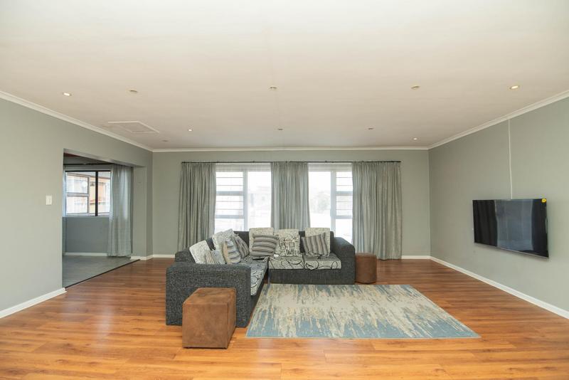 5 Bedroom Property for Sale in Bluewater Bay Eastern Cape